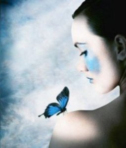 http://desdemilibertad.files.wordpress.com/2009/02/mariposa-azul-hombro.jpg?w=255